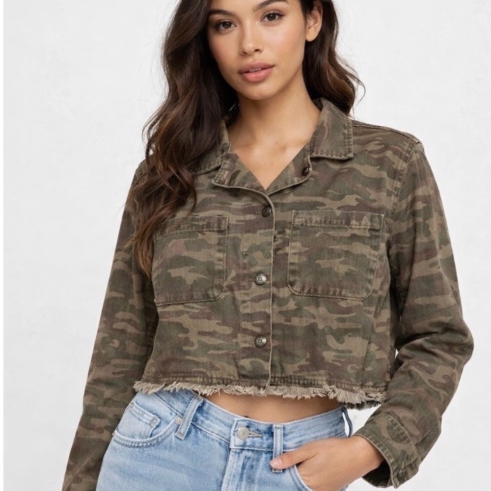 Sanctuary Crop boxy green Camouflage Jean Jacket frayed hemline sz xs